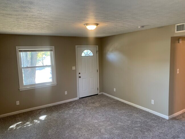 Building Photo - 3849 Wem Dr