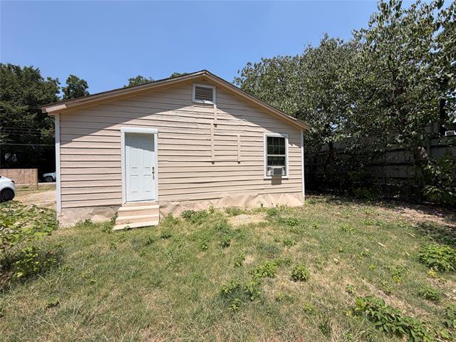 Building Photo - 6010 Chippewa Dr