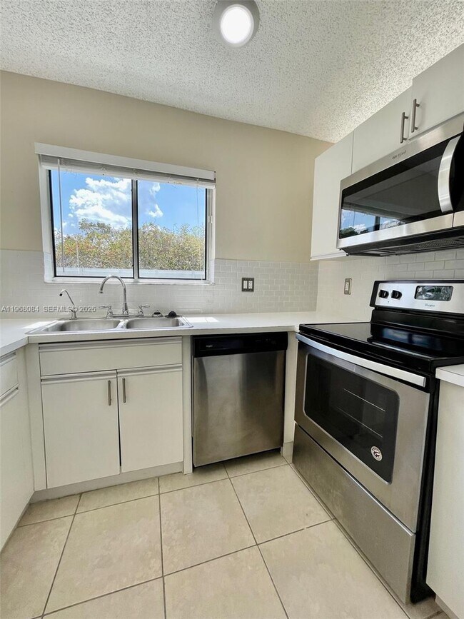 Building Photo - 13772 SW 145th Terrace