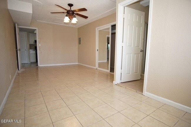 Building Photo - 10551 Kinross Ave