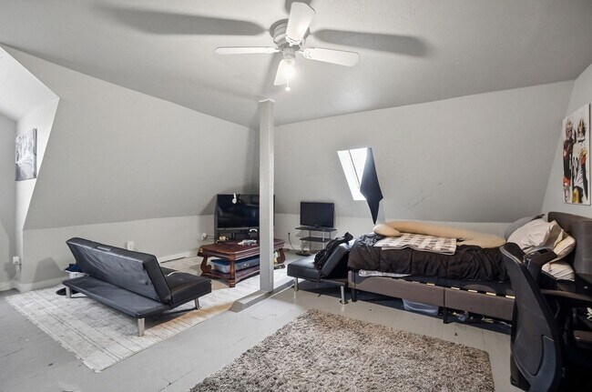 Building Photo - 6 bed/2 bath on Wheeler St., Mins. from UC for Only $650/pp ($3900/mo)!