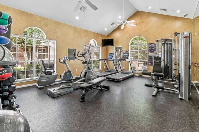 Building Photo - Open, Light, Inviting