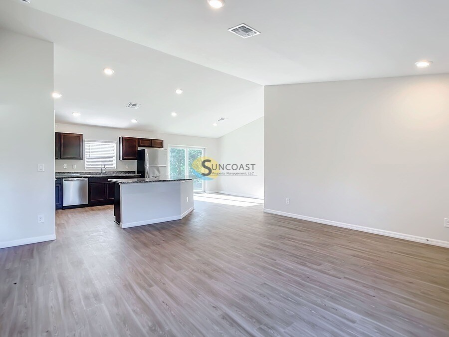 Building Photo - 254 Biscayne Dr