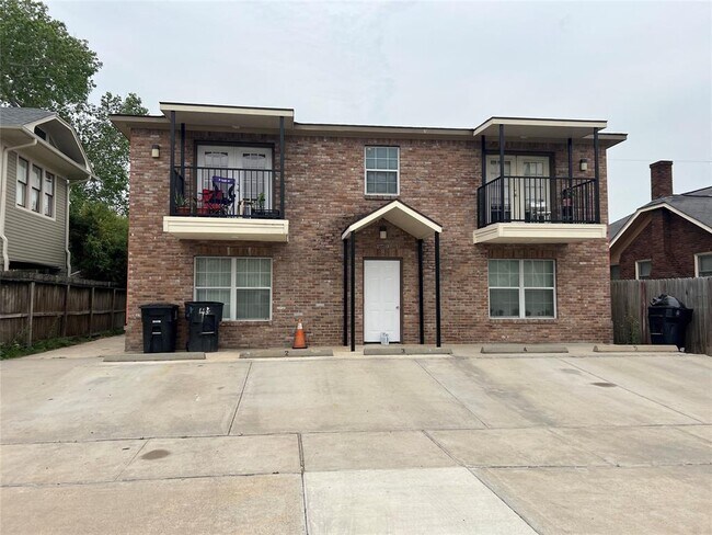Primary Photo - 4719 Clay St