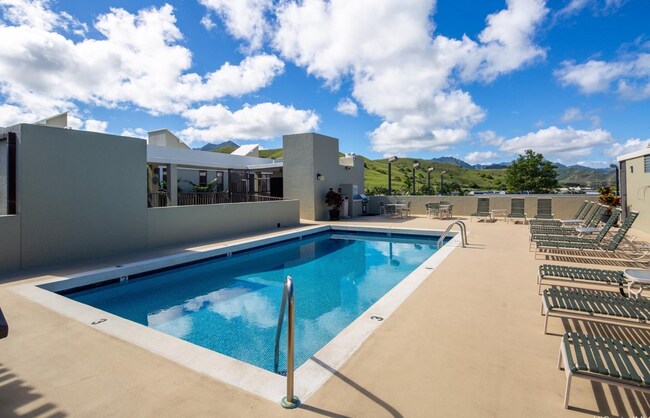 Building Photo - Kailua 3BR/2BA Condo – Resort-Style Living