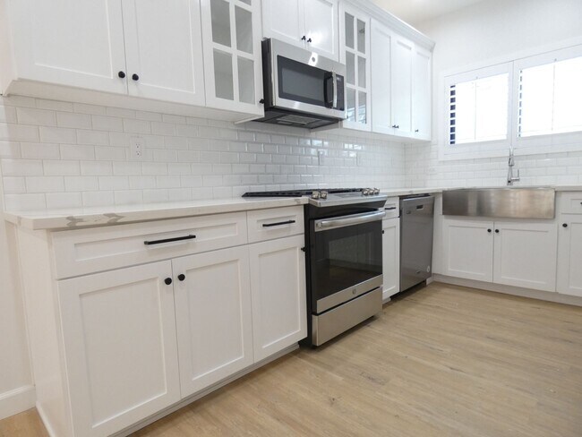 Building Photo - 5346 Lexington Ave