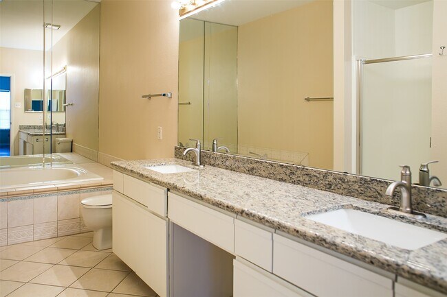 Building Photo - 3098 Holly Hall St