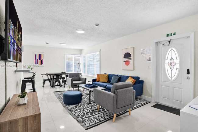 Building Photo - 6452 Custer St