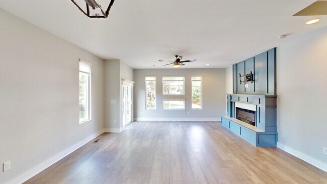 Building Photo - 208 Walnut Ave
