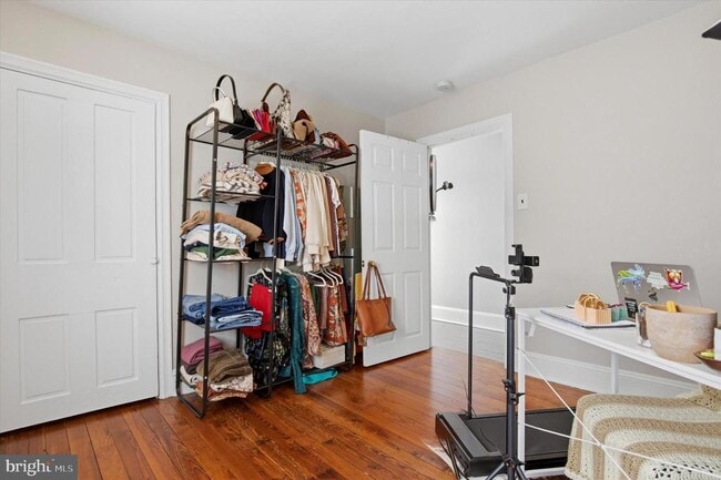 Building Photo - 343 Spring Mill Ave