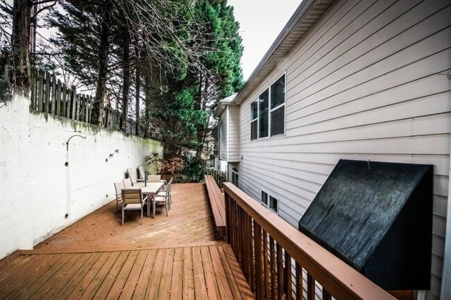 Building Photo - 1354 Brookhaven Village Cir NE
