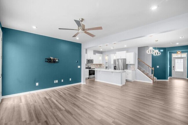 Building Photo - Modern Comfort, Effortless Living & Unbeatable Convenience in Northfield Crossing 3BR/2.5BA, 2 Ca...