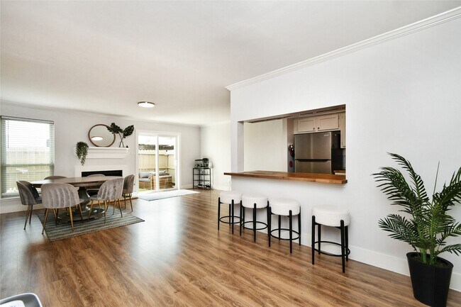 Building Photo - 6426 Kentwick Dr