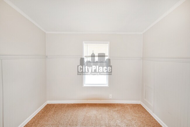 Building Photo - 2841 W Ray St