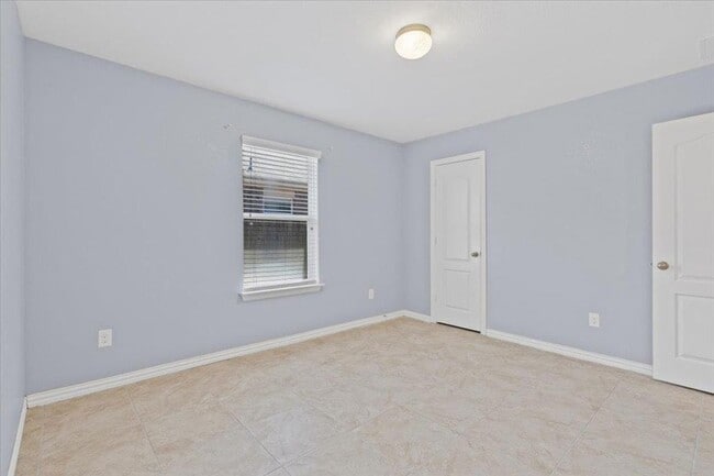 Building Photo - 388 Pond View Pass