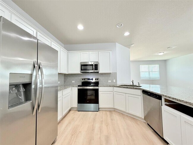 Building Photo - 306 Naset Dr