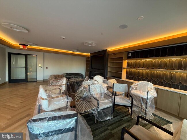 Building Photo - 811 N Columbus St