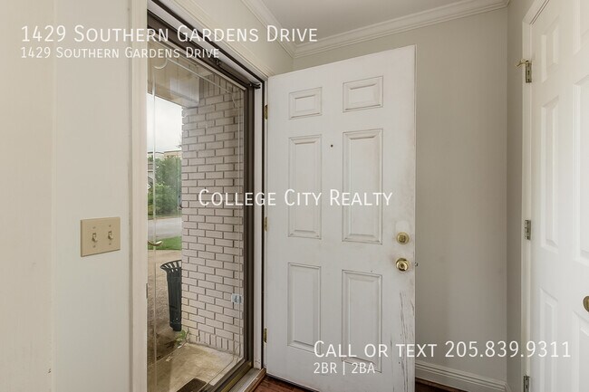Building Photo - 1429 Southern Gardens Dr