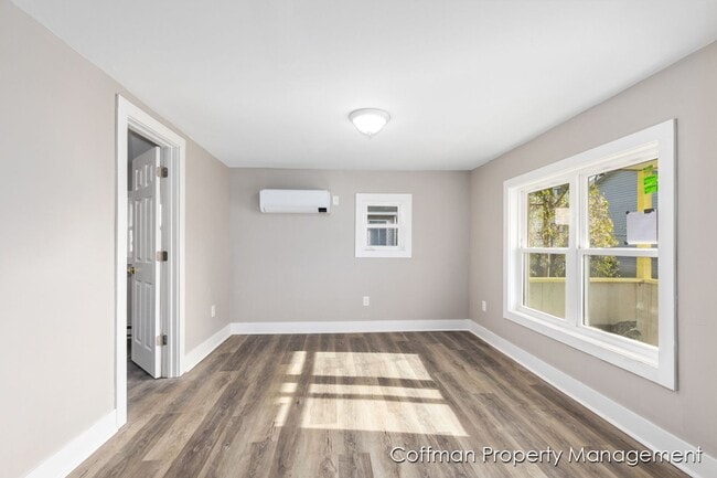 Building Photo - 2 Bed, 1 Bath Home in Wyoming