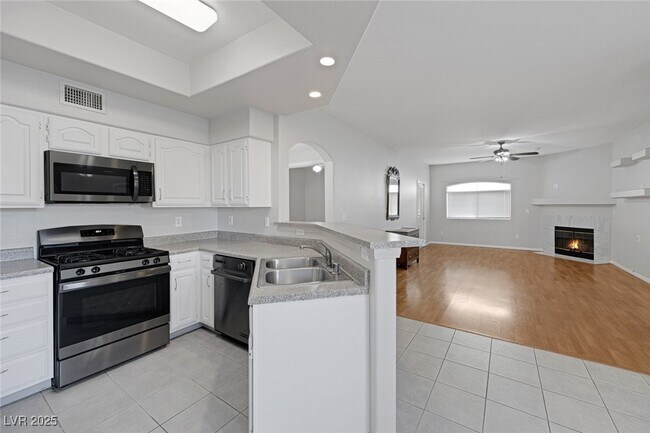 Building Photo - 3320 S Fort Apache Rd