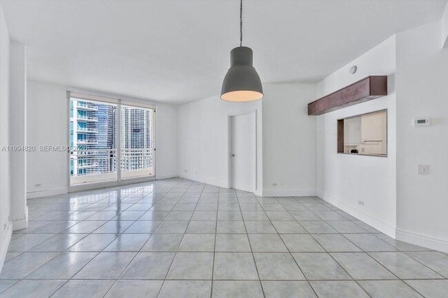 Building Photo - 888 Brickell Key Dr