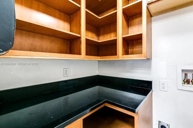 Building Photo - 6691 SW 137th Ct