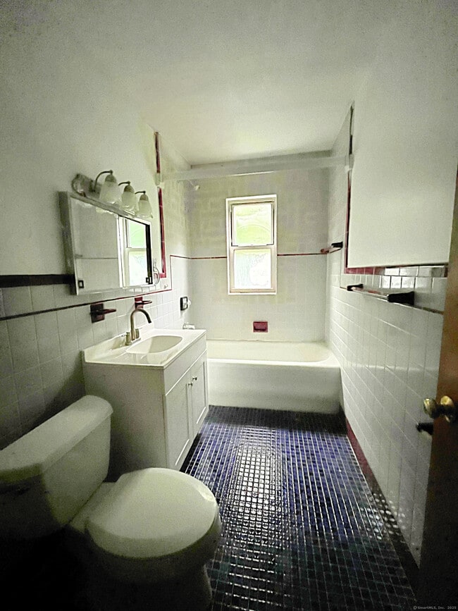 Building Photo - 267 Grandview Terrace