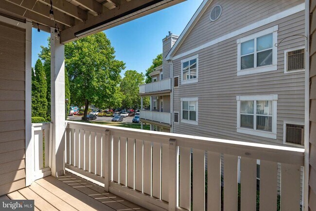 Building Photo - 14300 Grape Holly Grove