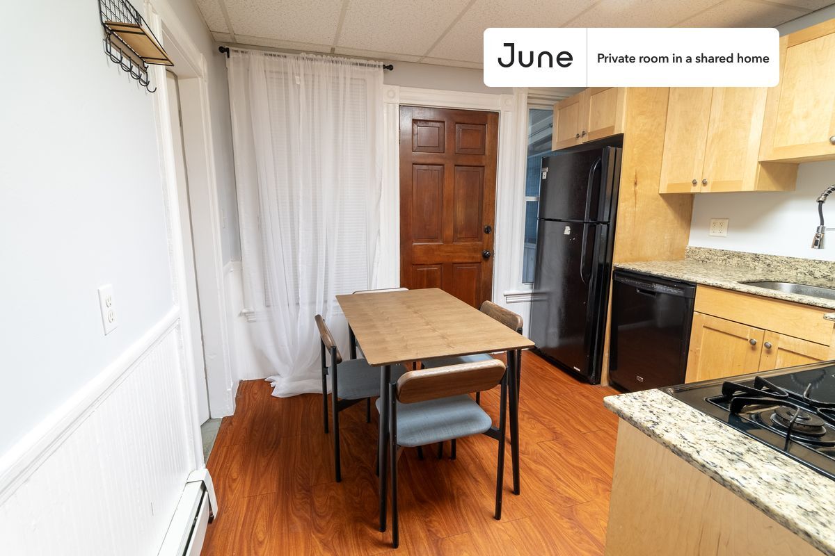 Building Photo - Room in Shared 3 bed/1 bath home