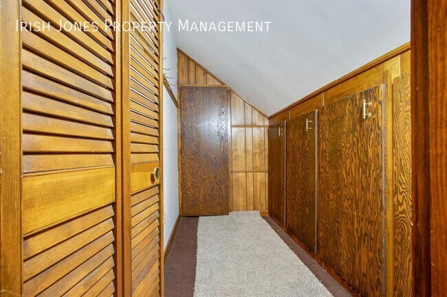 Building Photo - 479 Lake Ave