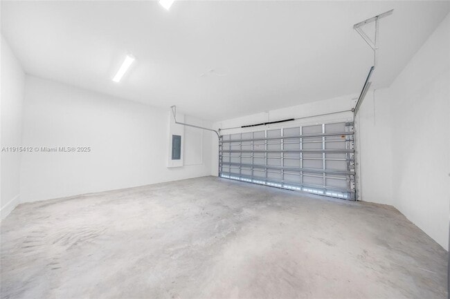 Building Photo - 2448 SE 27th Terrace