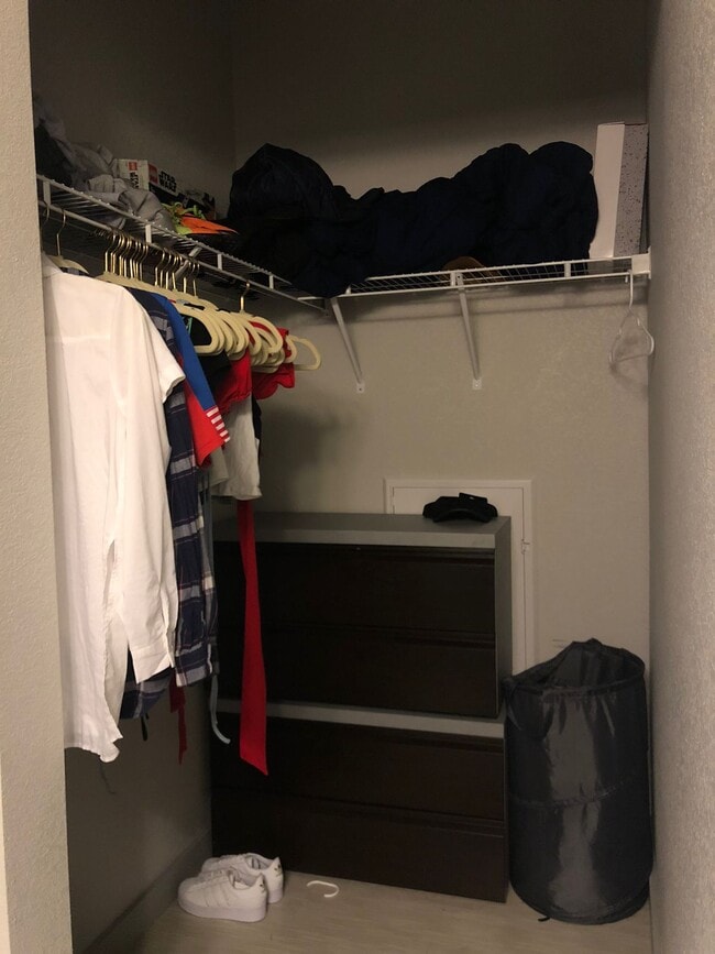 Building Photo - 33 S Hill Ave