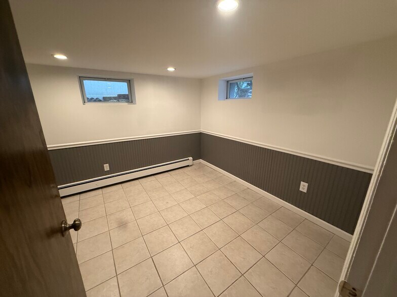 Building Photo - 102 Halstead Ave