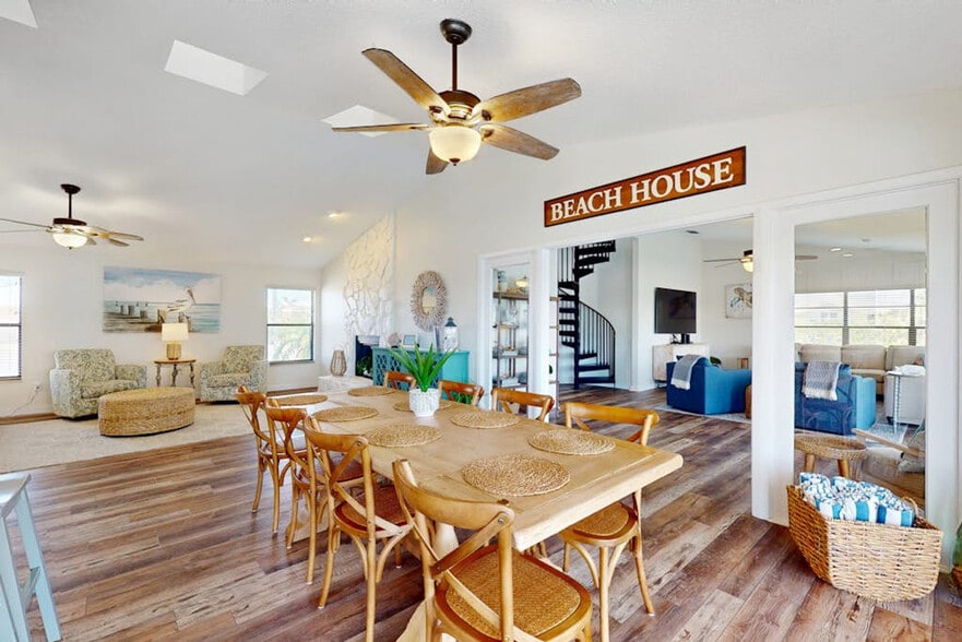 Building Photo - 525 Loquat Dr
