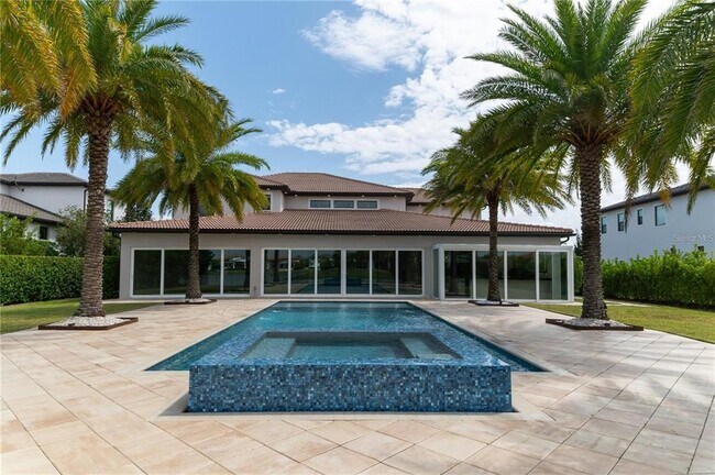 Building Photo - 13125 Casabella Dr