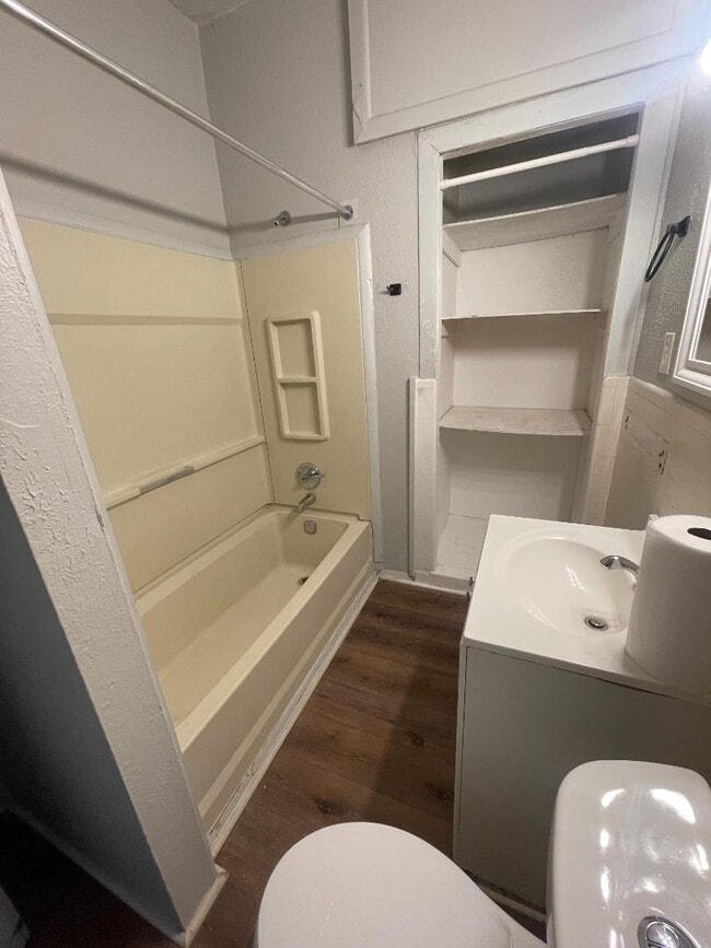 Building Photo - 2160 Glenwood Ave