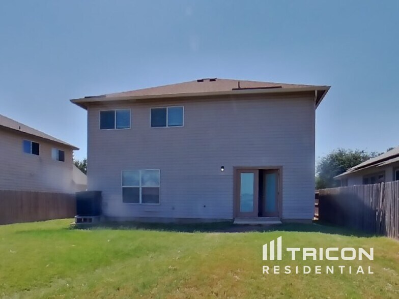 Building Photo - 5930 Encanto Point Dr