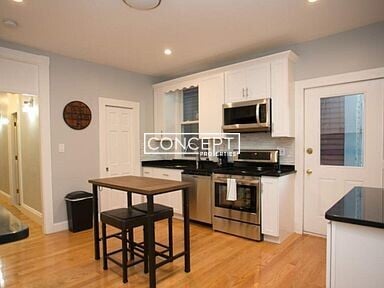 Building Photo - 7A Story St. Unit 2B