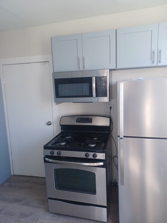 Building Photo - 5811 S Kolmar Ave