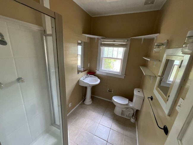 Building Photo - 3/1 Hilltop Cottage with Fruit Trees in the Heart of Chattahoochee
