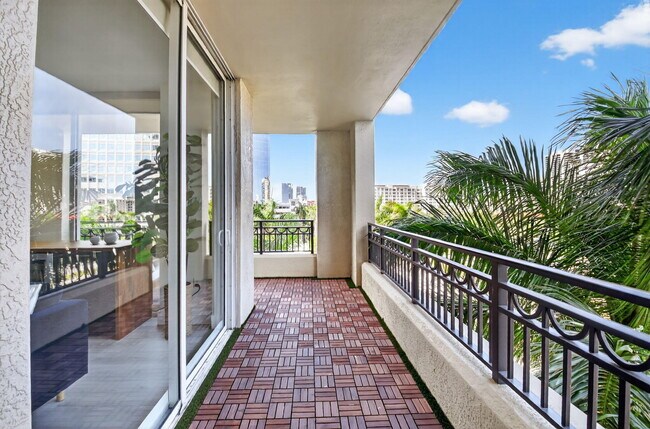 Building Photo - 550 Okeechobee Blvd