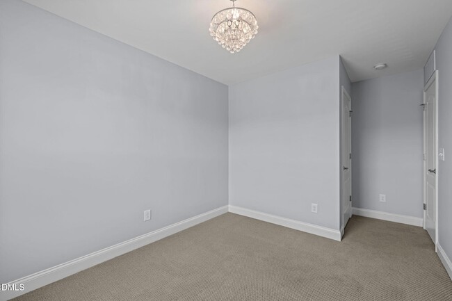 Building Photo - 6052 Kentworth Dr