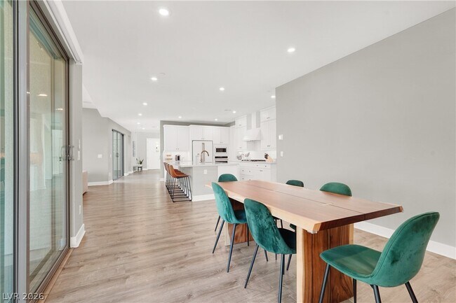 Building Photo - 2658 Catania St