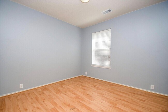 Building Photo - 6003 Baldwin Elm St