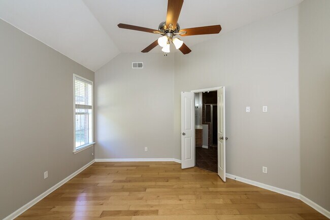 Building Photo - 4902 Shadow Cove