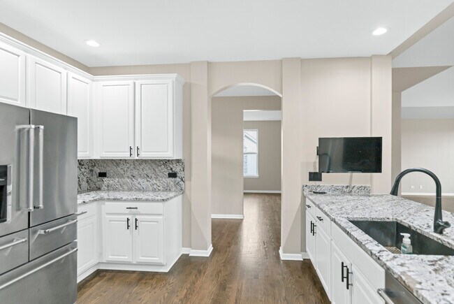 Building Photo - 2660 Harnish Dr