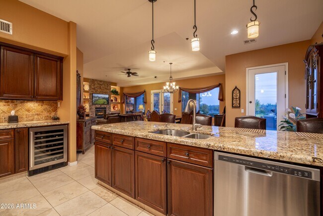 Building Photo - 6183 E Evening Glow Dr