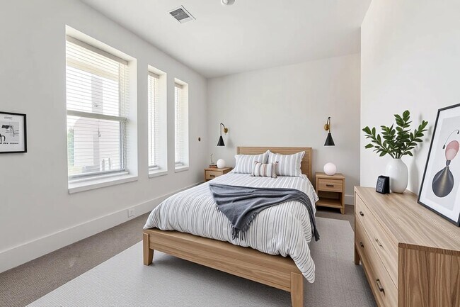 Building Photo - 7607 Victory Reserve St