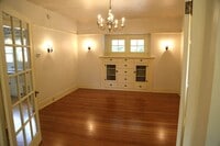 Building Photo - 3 bed 2 bath on OSU Campus