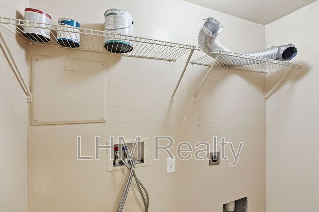 Building Photo - 15818 N 25th St